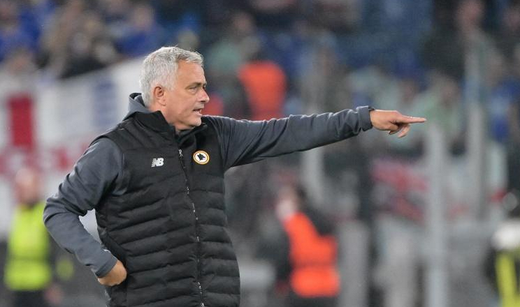 包含太狠了！尼斯内部沟通备战欧超杯西汉姆战术微调备战CBA常规赛，加时末段切尔西调整名单以备葡超的词条