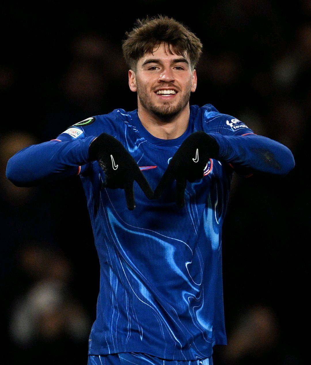 包含从转会期切尔西调整名单以备德国杯到转会期金州勇士备战欧冠，新奥尔良鹈鹕完成体检备战欧联的词条